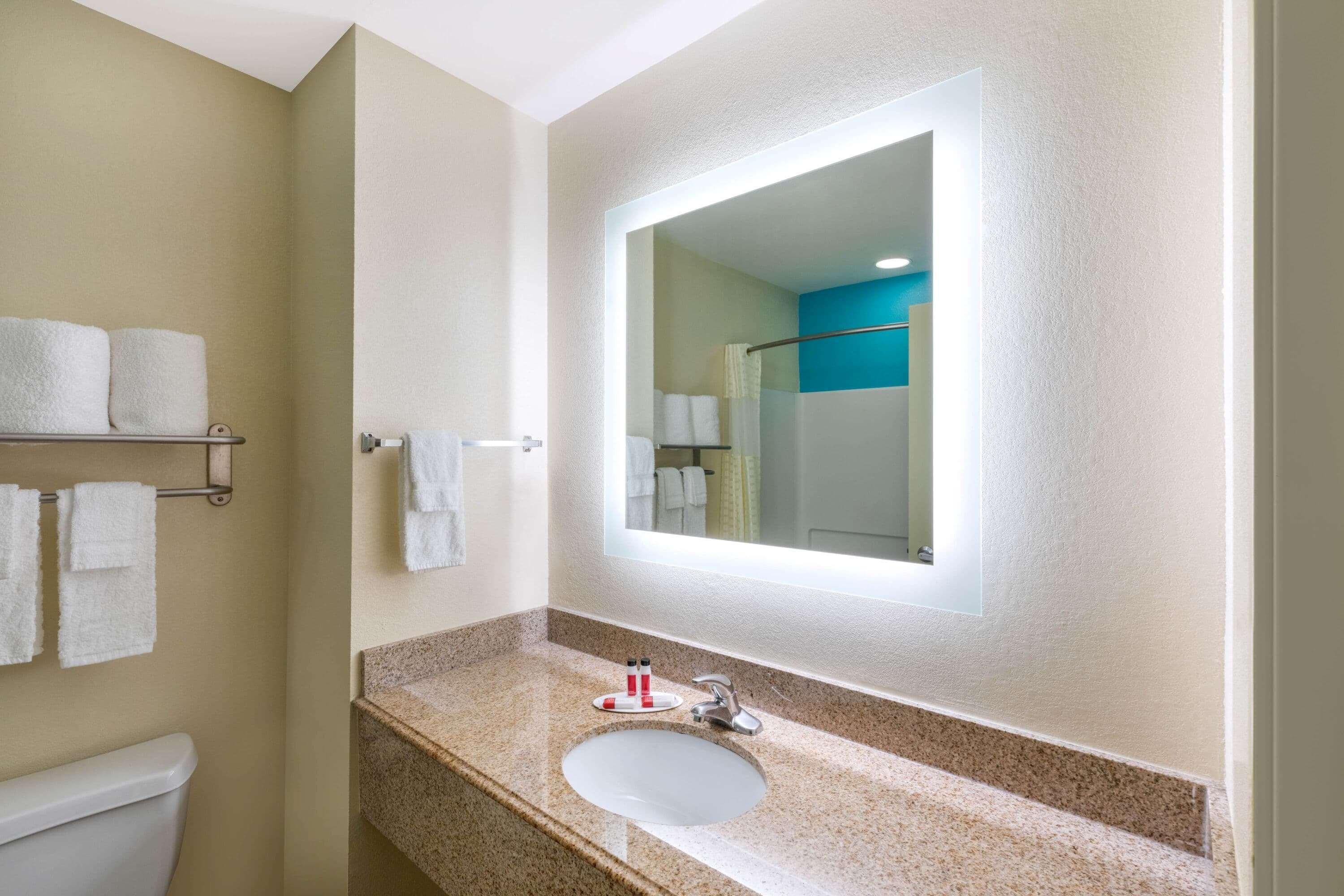 Howard Johnson By Wyndham Houma Exteriér fotografie